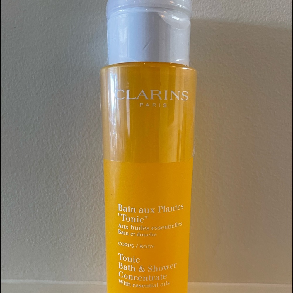 CLARINS | tonic bath and shower concentrate with essential oils